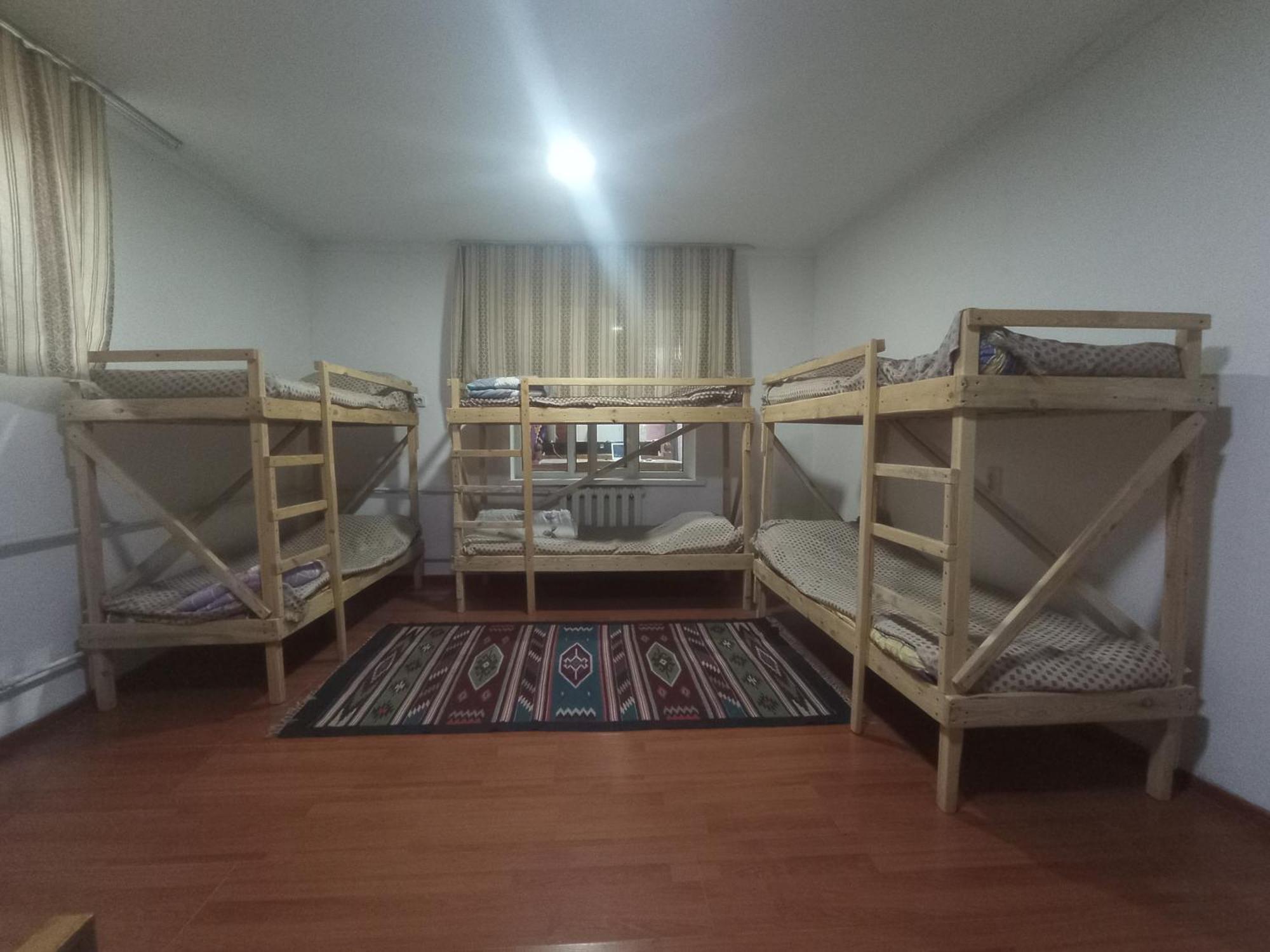 Kgb Home Hostel บิชเคก ภายนอก รูปภาพ