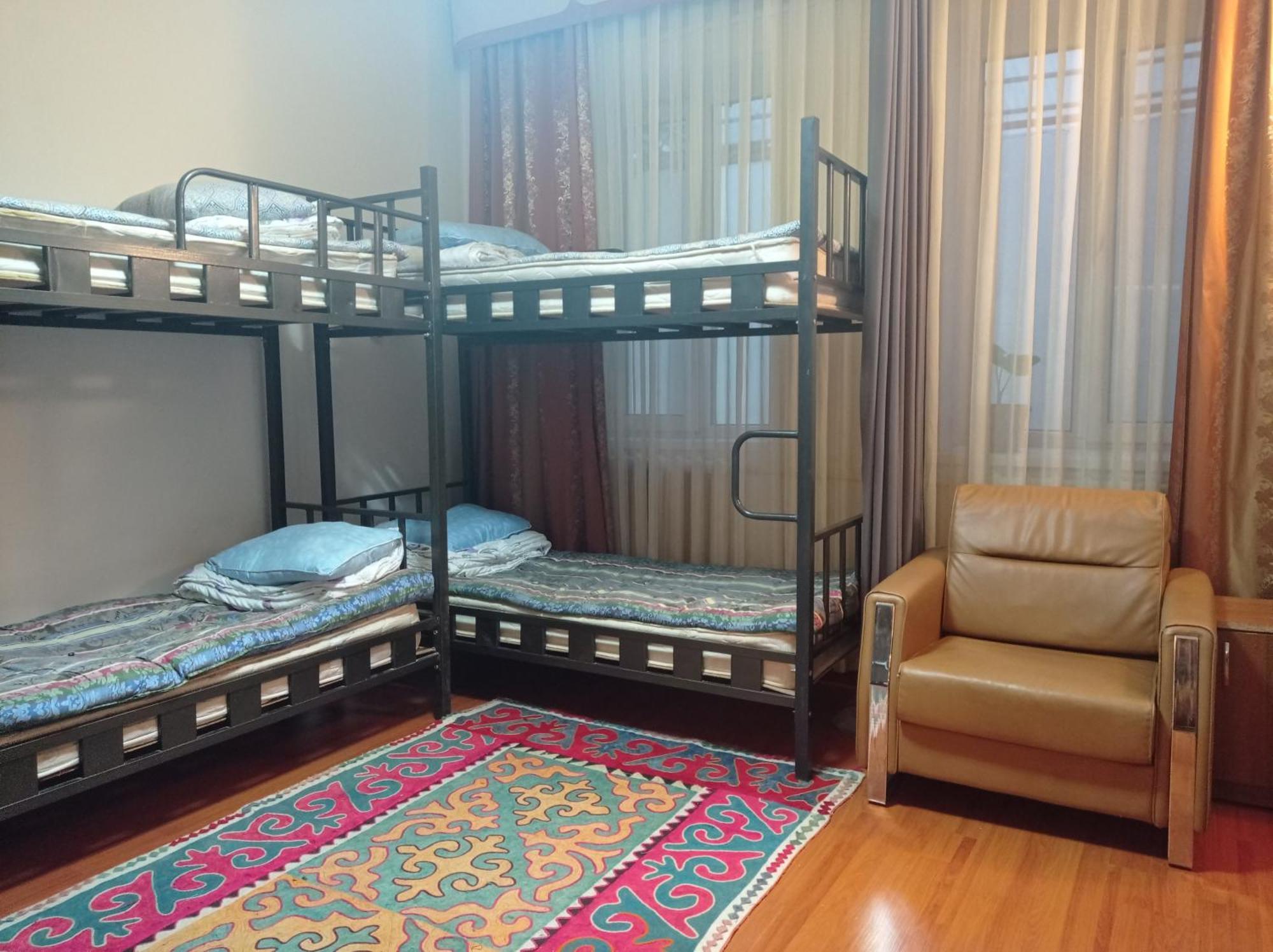 Kgb Home Hostel บิชเคก ภายนอก รูปภาพ